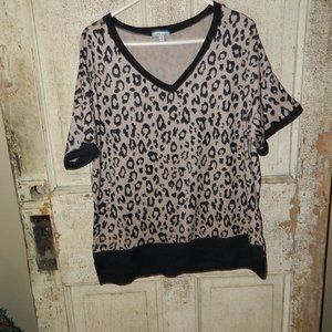 White Birch Animal Print Pullover Top Womens Size XL (N-9)